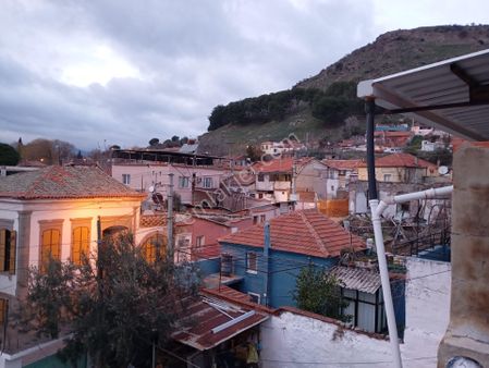 Elit Emlak'tan Bergamada Satılık Kaloriferli Ev