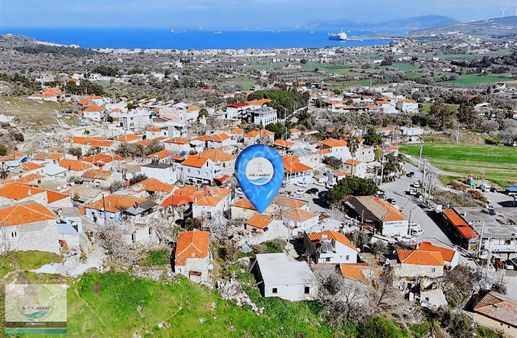 Kozbeyli Meydanda Tarihi Avlulu 2+1 Taş Ev