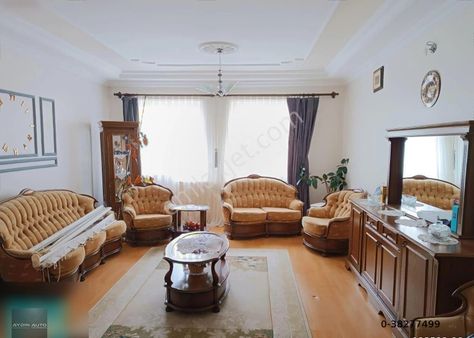 Kayakyolu Merkezde Satılık 4 Artı 1 Büyük Site Dairesi.