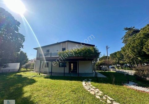 Didim Yeşilkentte Denize Sıfır 290 Metre Arsa İçerisinde Tam Müstakil 4+1 Villa