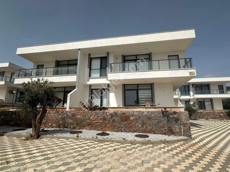 Didim Akbükte Site İçinde Satılık 2 + 1 Eşyalı Daire
