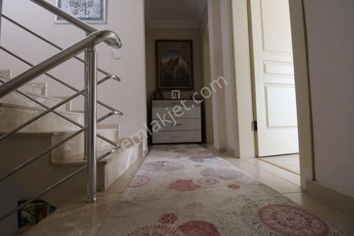 Akçay Da 270m2 Arsa İçinde Müstakil Bağımsız 3+1 Villa