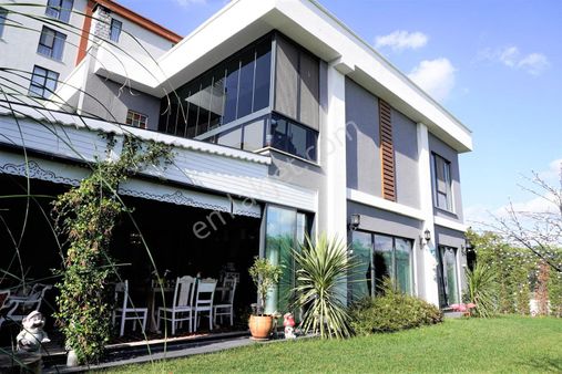 İstanbul House'dan Tepe'de Site İçi Özel Yapım 5+2 Satılık Villa