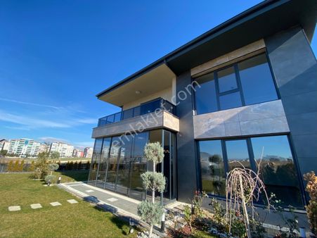 Bağlıca' Da Site İçinde Kapalı Otoparklı Elektrik Şarj İstasyonlu 5+1 Satılık Villa