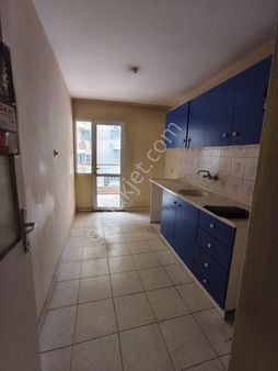 Karşıyaka Goncalar Mahallesinde 3+1 Avantajlı Satılık Daire