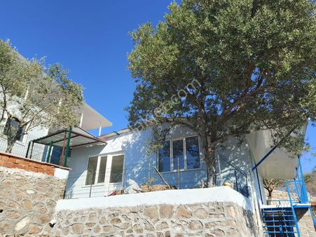 Manisa Koca Koruda 128 M2 Arsa Üzerinde Sıfıt Yapımış Müstakil 3+1 Köy Evi