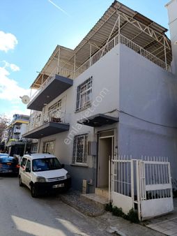 Türcan Emlak'tan Yenikale'de Satılık Komple Bina!