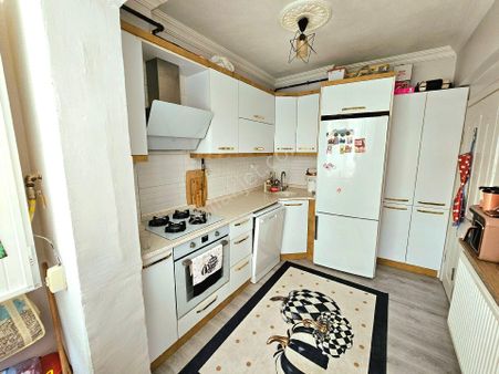 Fiyat Düştü...gönen Akçaali'de Çarşı Konum'da Satılık Daire