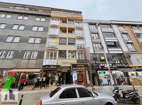 Alban'dan İşlek Cadde Üzeri Balkonlu 1+1 Satılık Ara Kat..!!