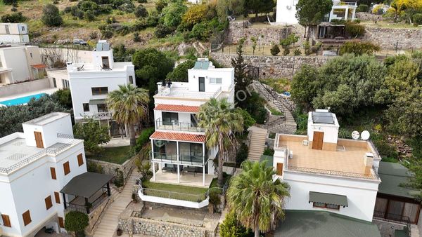 Gündoğan Merkezde Full Manzaralı ,full Eşyalı, Yenilenmiş ,masrafsız, Satılık 5+2 Villa