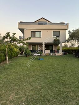 Kuşçularda Hem Ticari Hem Konut Ruhsatlı Satılık Bina