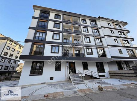 Ümraniye Madenler Mah'de 2+1 Satılık Daire