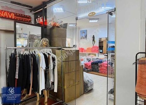 Merter Tekstil Merkezinde Pasaj İçinde Satılık Dükkan