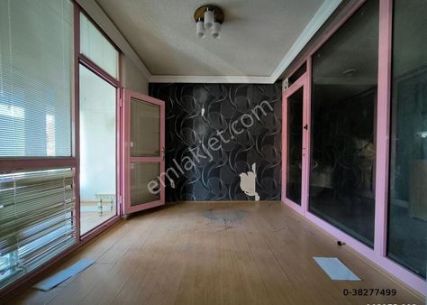 Etimesgut Merkezde Pasaj İçi 1.kat Büro Polat Emlak'tan