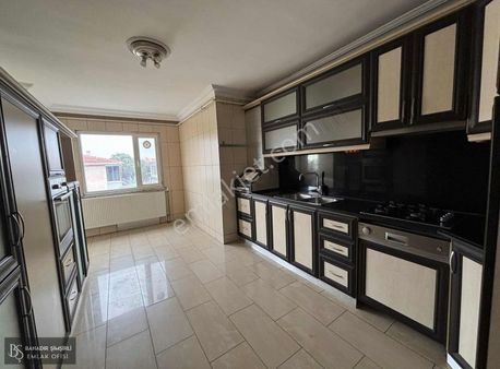 Bahadır Şimşirli'den İnönü Mahleesi'nde Satılık 3+1 Daire