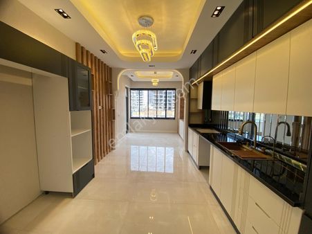 Fıstıklı Mahallesi Satılık Lüks 3.5+1 Daire