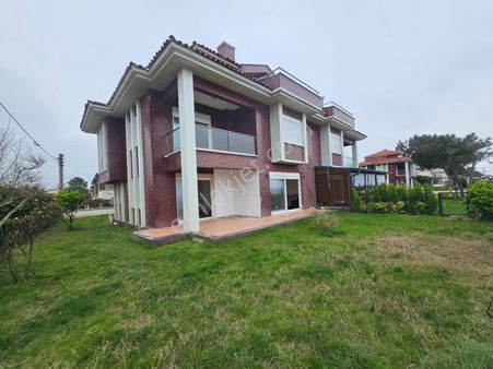Alandere’de Denize Sıfır Satılık Villa (4+1)