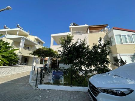 Kuşadası'nda Denize Yakın Masrafsız Ferah Satılık Yazlık