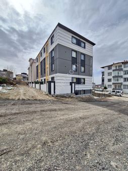 Üniversite Yolunda 2+1 Kiralık Sıfır Daire**burcu Emlak**