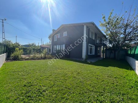 Anavutköy Tayakadın Satılık 6+1 Villa