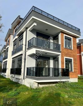 Tek Yetkili! Narlıda Huzur Arayanlara Bahçeli Villa