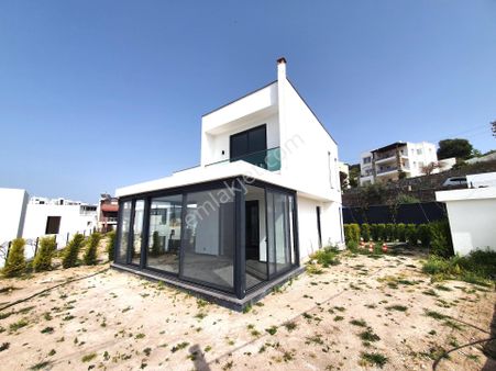 Turgutreis Merkezde Yemyeşil Bahçe İçinde Müstakil 3+1 Villa