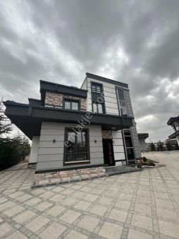 Melsa Başodadan Sille Ak Mah. Satılık 5+1 Triplex Villa