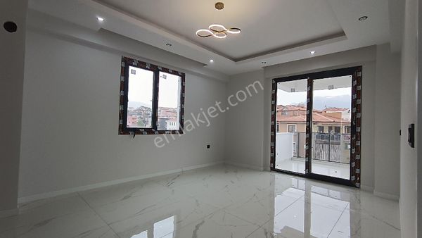 Çalışkan'dan Şemiklerde Ebeveyn Banyolu 2+1 Ara Kat Kapalı Otoparklı Süper Daire