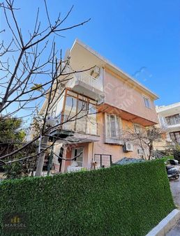 Villa Sitesinde Deniz Manzaralı Yaz & Kış Bahçeli Özel Triplex