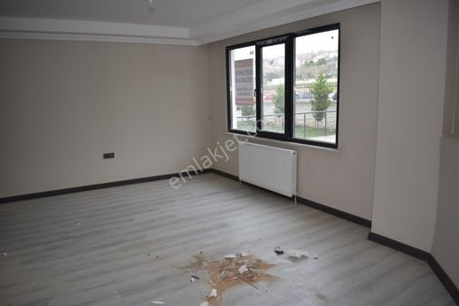 Büyükçekmece Cumhuriyet Mah Lüx Merkezi Sıfır Geniş Bahçeli 3+1 Satılık Daire