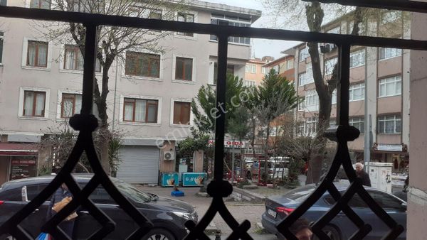 Fatih Kocamustafapaşa Sümbülefendi Hacıkadın Caddesinde Yarıbodrum