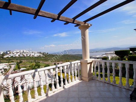 Kumsal Plaja Yakın İndirimli Ev İngilizden Acil Fiyat 2 Banyolu