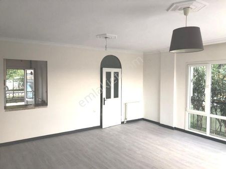 Güzelbahçe Kolejler Bölgesinde , Kapalı Mutfaklı, Ebebeyn Banyolu 3+1 Villa Satılık.