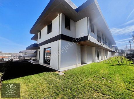 Yeni Konut'tan Bahçeşehir Vadi Evleri Fırsat 4+1 Villa
