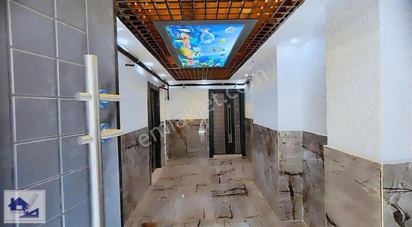 Emlakhan Yapı İskanlı Otoparklı Lüks Müstakil Giriş