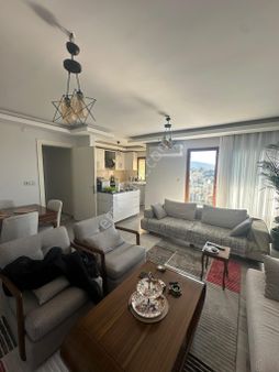 Kuşadası Ege Mah. 5+1 Havuzlu Otoparklı Sitede Acil Satılık Daire