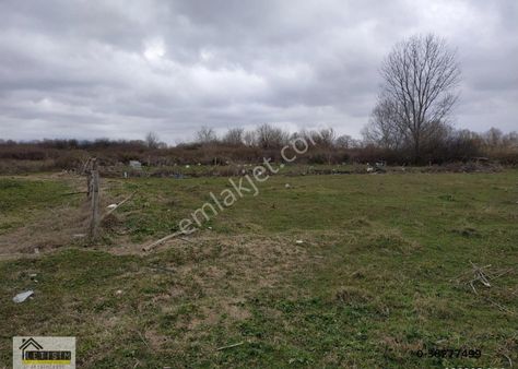 Bursa Karacabey Sultaniye'de Satılık 532 Metrekare Villa İmarlı Müstakil Köşe Arsa