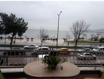 Deniz Manzaralı Şehir İçinde 2+1 Satılık Daire