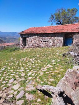 İzmir Bergama Durmuşlar Mah 294 M2 Müstakil Bahçeli Taş Ev