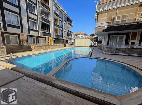 Karasu'da Fırsat Havuzlu Sitede Full Eşyalı Satılık 2+1 Daire