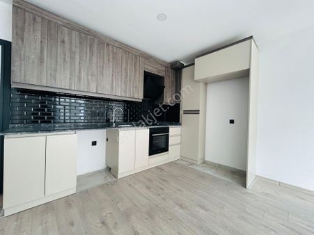 Sıfır Ultra Lüks Yüzme Havuzlu Site İçerisinde Katta Daire