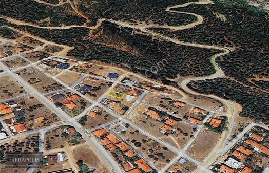Hierapolis'den Göveçlik'te İki Kat Ruhsatlı 400m² Satılık Arsa