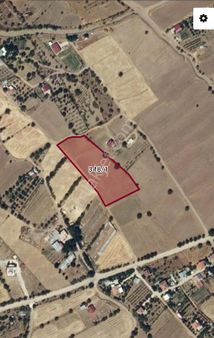 Alihan G.m.den Etminik Altınçevre Asvaltyola Bir Parsel Satılık Tarla