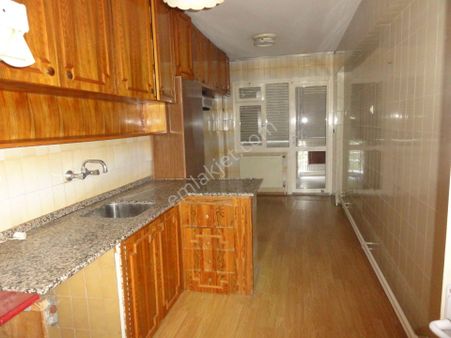 Göztepede Park Manzaralı 3+1 Doğalgazlı Satılık Daire