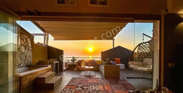 Kuşadası Marinada En Prestijli Sitede Manzaralı Çatıdublex