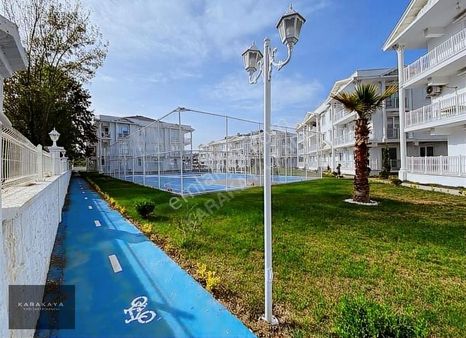 Giriş Kat Havuz Cephe 2+1 Köşe Lüks Daire Satılık