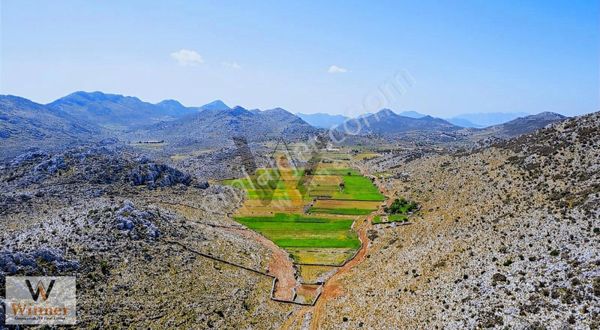 Taşlıca Arap Adası Yolu Üstünde Yatırımlık Tarla