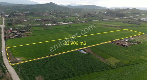 Akkoyunlu Köyünde İzmir Asfalta 200 Mt Asfalt Cepheli Tarla