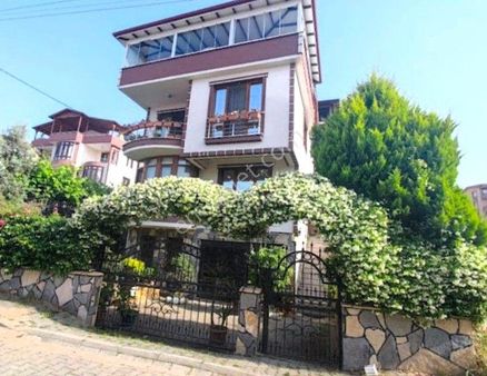 Yalova, Merkezde Trıplex, Adalar Manzaralı Villa