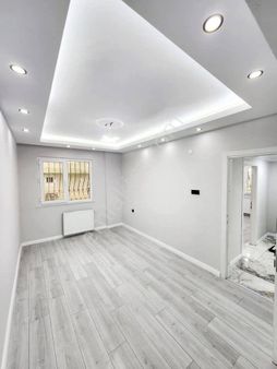 Samsun Atakum Ömürevlerinde Ebeveyn Banyolu Sıfır Yapılı Mükemmel Lokasyonda 2+1 Satılık Daire